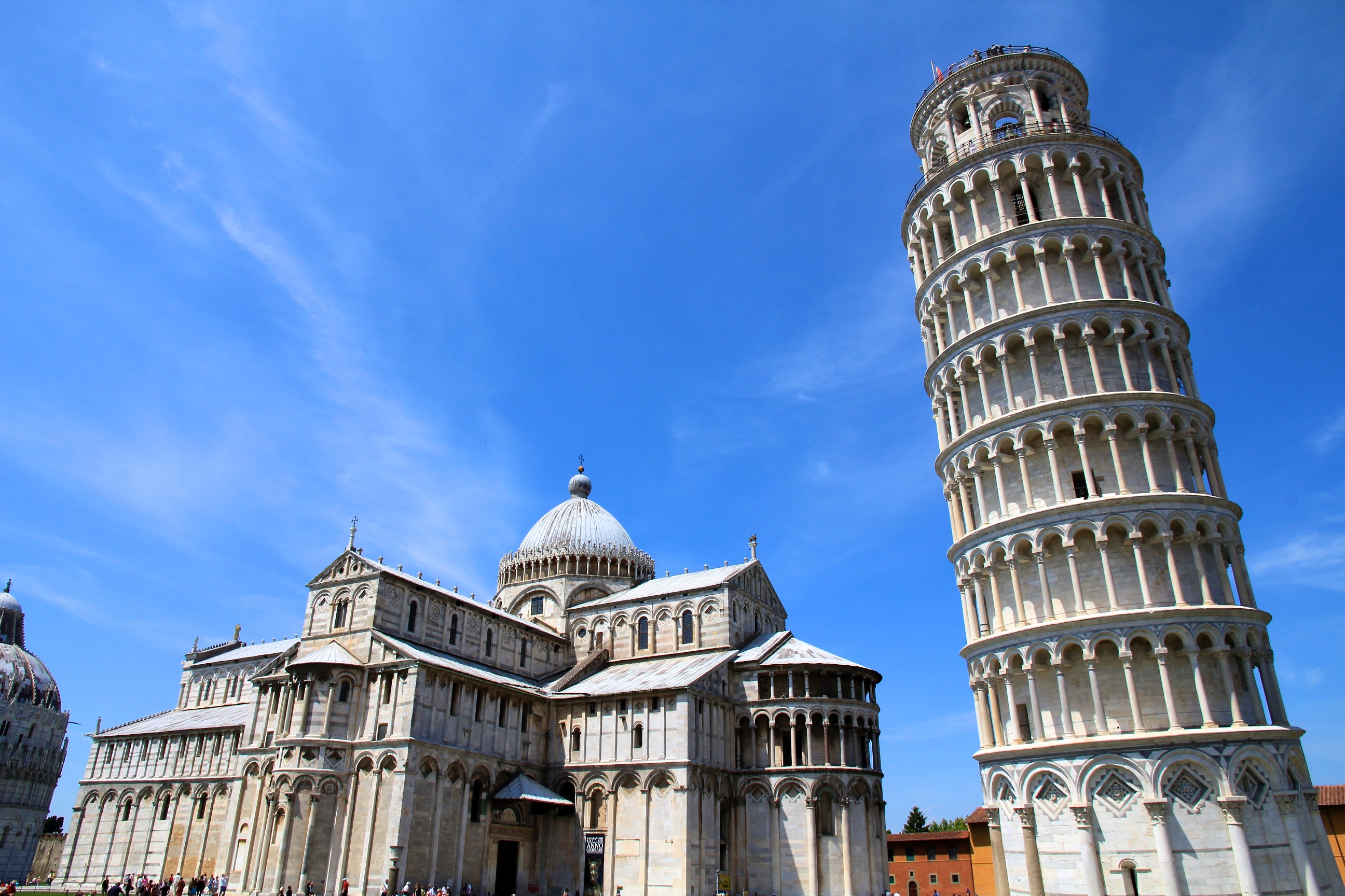 Италия объекты. Piazza del Duomo Пиза. Колизей и Пизанская башня в Италии. Пизанская башня (Пиза, Италия). Пизанская башня ЮНЕСКО.